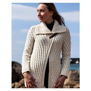 Aran Islands Knitwear Pure Irish Wool Cable Knit Fisherman Sweater Clasp Closure
